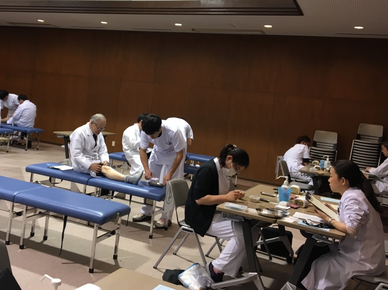 はりきゅう試験の様子。。
