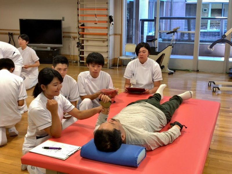 大阪労災特別介護施設にて見学実習を行いました。