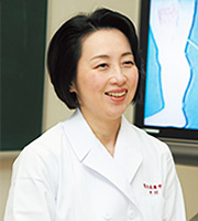 教務部長 井阪 美智子